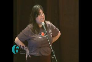 Katitza Rodriguez de Electronic Frontier Foundation durante sesión sobre "Derechos humanos, libertad de expresión y libre flujo de información en el internet"