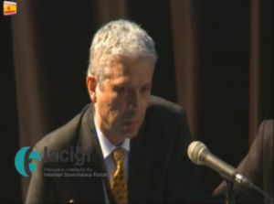 Julián Casasbuenas de Colnodo, en representación de la Asociación para el Progreso de las Comunicaciones (APC) abriendo la primera jornada de trabajo.