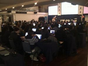 Sala llena durante la visita de Frank La Rue