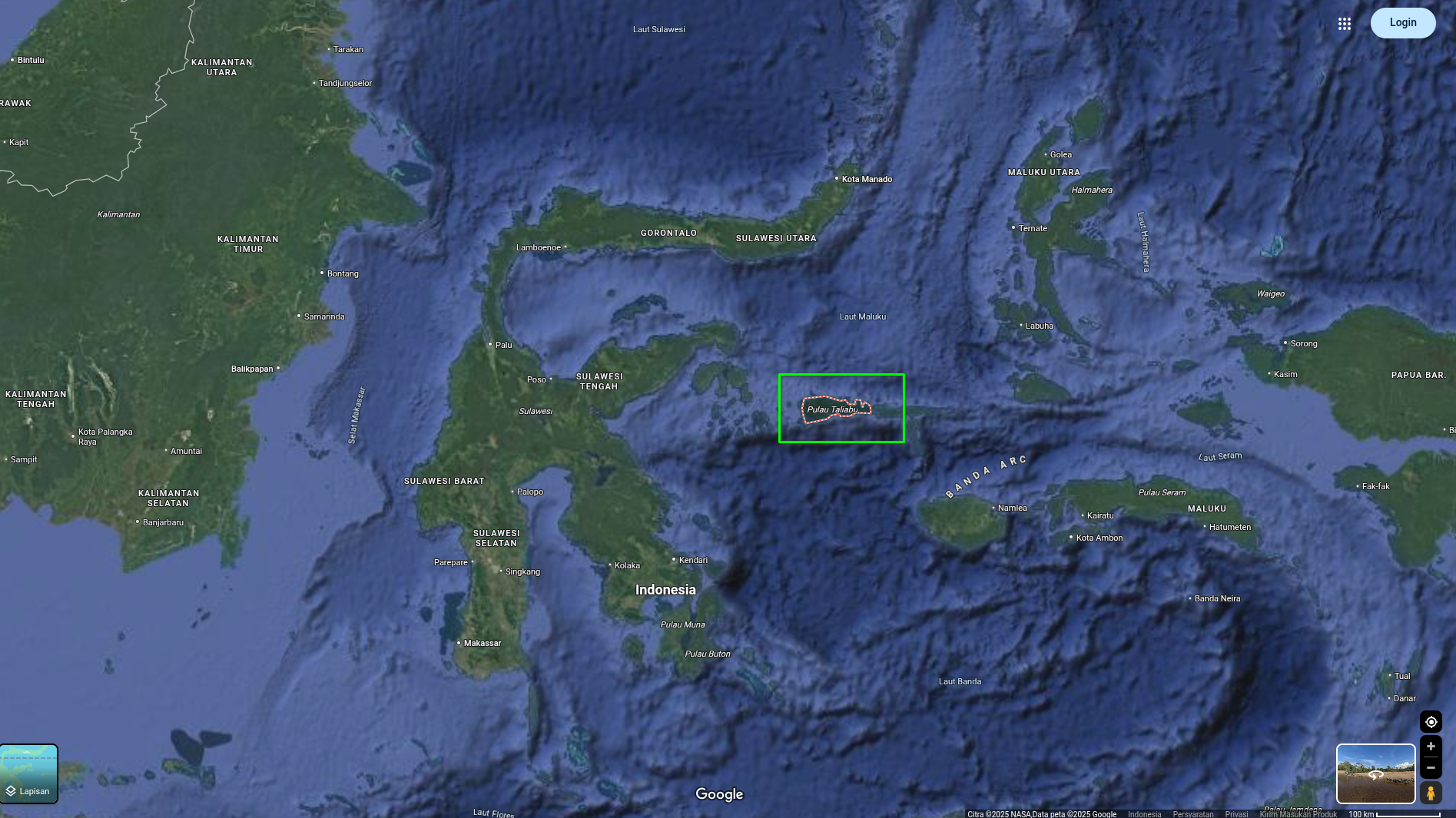 A satellite map view of eastern Indonesia, showing parts of Kalimantan, Sulawesi, Maluku, and Papua. The sea areas, such as Laut Sulawesi and Laut Maluku, are labeled in blue. A green box highlights the Taliabu Islands (Pulau Taliabu) in the Maluku region, positioned between Sulawesi to the west and Halmahera to the north.