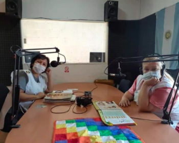 Educación popular en la pandemia: radios comunitarias en Argentina llevan la escuela a barrios con reducida conectividad