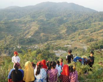Community Networks Stories: Creating songs with children in an Indonesian indigenous village