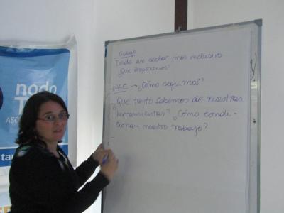 image linking to Taller organizado por Nodo Tau: "Es inminente plantear los derechos en internet desde lo local"