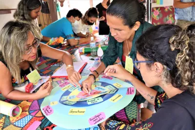 An activity during the Amazon Community Networks School in Brazil in 2022. Photo: Projeto Saúde e Alegria (PSA) image linking to Community networks newsletter: The power of local and decentralised connectivity initiatives
