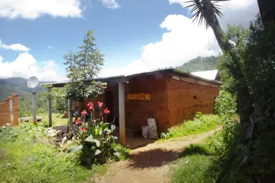  image linking to Foire aux questions d'APC sur la responsabilité des intermédiaires de l'internet