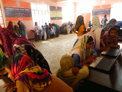  image linking to Autonomisation numérique des filles dans l'Inde rurale 